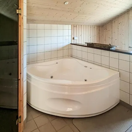 4 Bedroom Amazing In Hvide Sande *