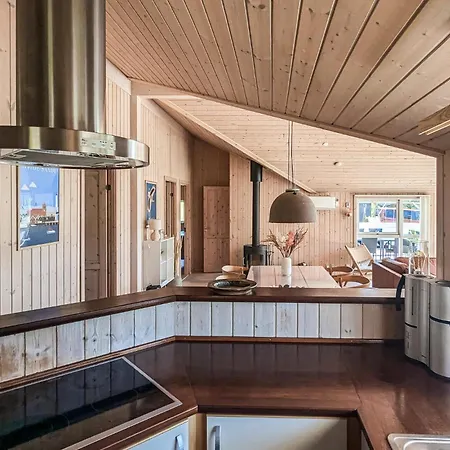 4 Bedroom Amazing In Hvide Sande Сasa de vacaciones *
