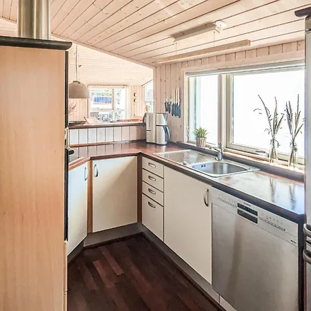 4 Bedroom Amazing In Hvide Sande Сasa de vacaciones Bjerregård