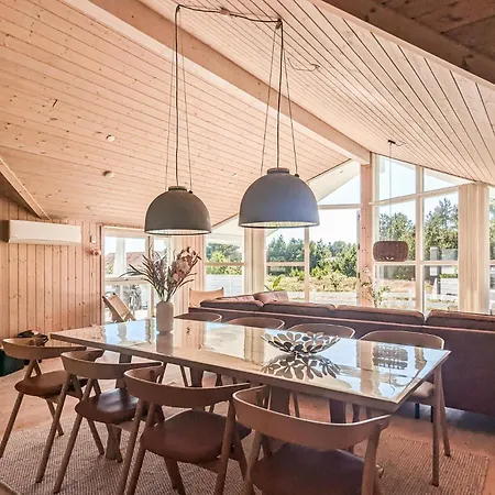Сasa de vacaciones 4 Bedroom Amazing In Hvide Sande Bjerregård
