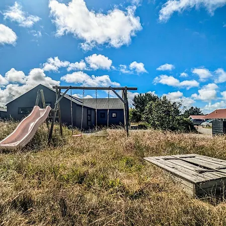 4 Bedroom Amazing In Hvide Sande 度假居