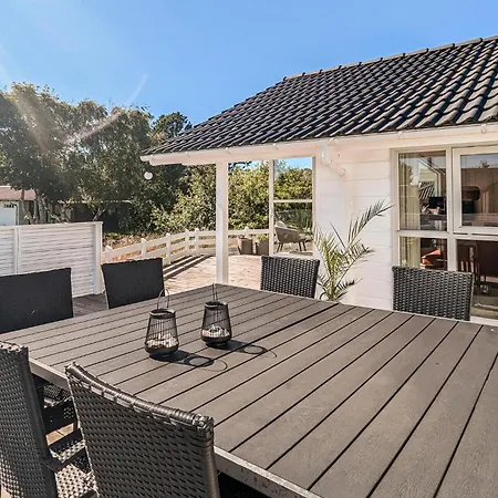 4 Bedroom Amazing In Hvide Sande Сasa de vacaciones *