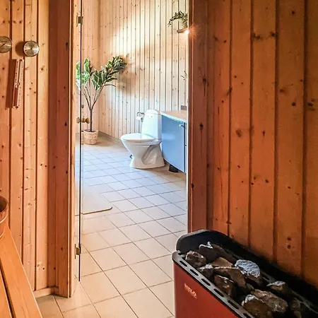 4 Bedroom Amazing In Hvide Sande * Bjerregård