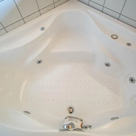 4 Bedroom Amazing In Hvide Sande Bjerregård